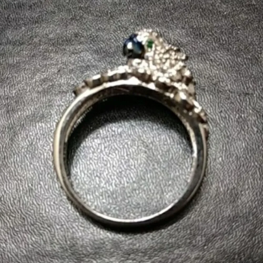 Sterling silver eagle head ring size 8